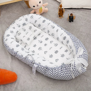 Portable Baby Crib Lounger.