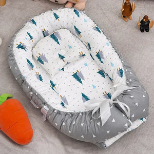 Portable Baby Crib Lounger.