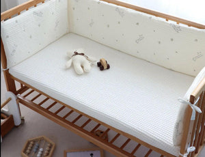 Soft baby Crib Bumper.